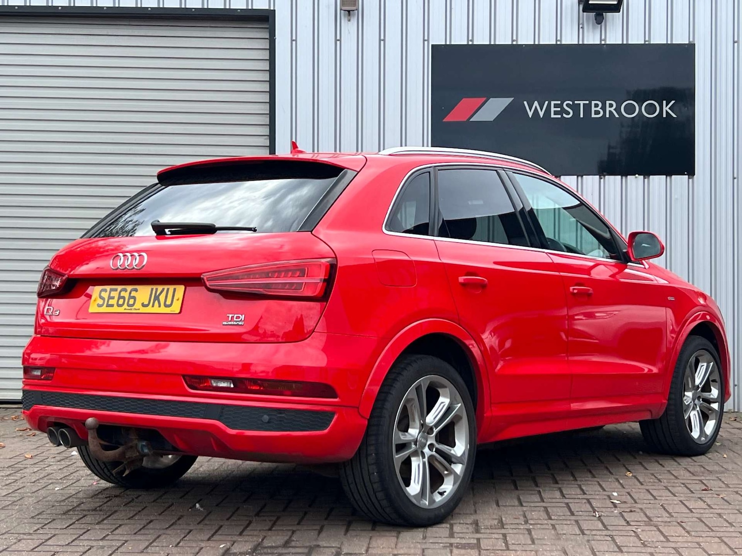 Used Audi Q3 2017 for sale - 76367348: Photo 4
