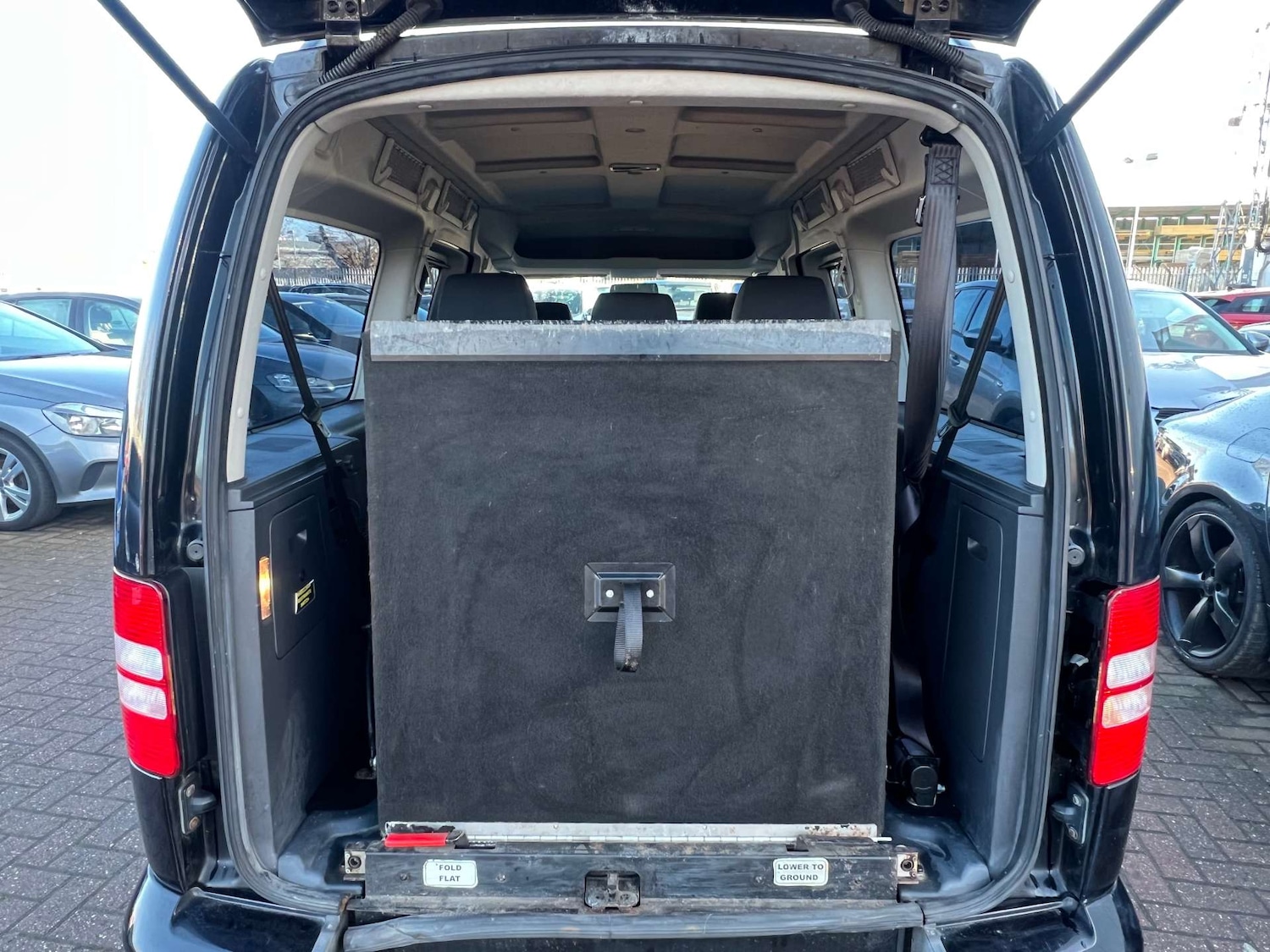 Used Volkswagen Caddy Maxi Life 2014 for sale - 75557522: Photo 45