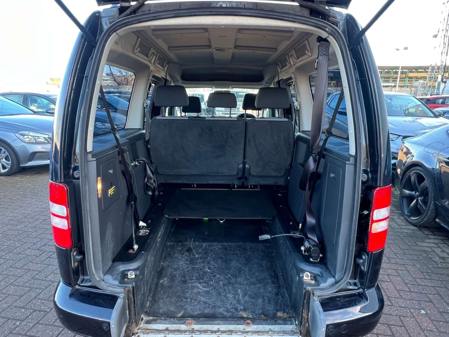 Used Volkswagen Caddy Maxi Life 2014 for sale - 75557522: Photo 47