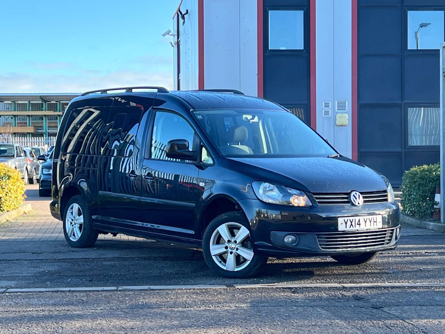 Used Volkswagen Caddy Maxi Life 2014 for sale - 75557522: Photo 5