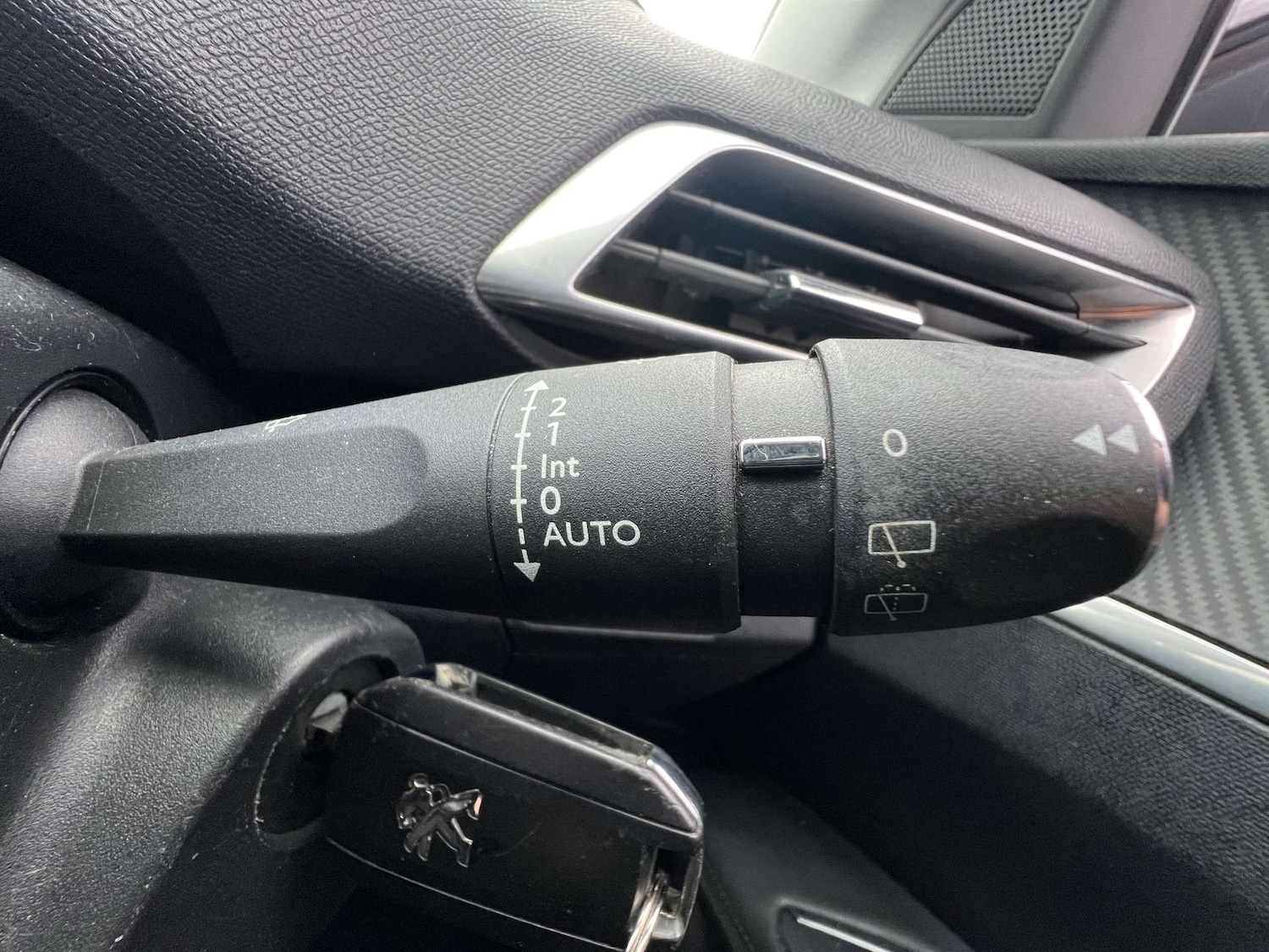 Used Peugeot 3008 2017 for sale - 77662779: Photo 60