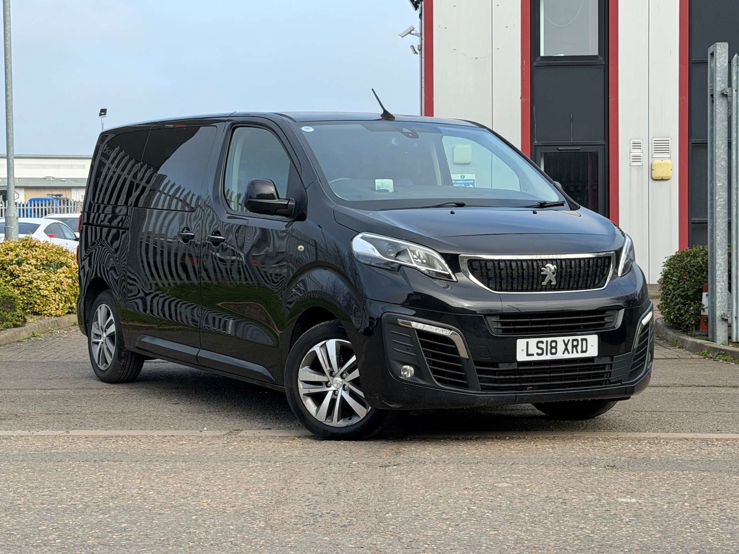 Used Peugeot Traveller 2018 for sale - 78011085: Photo 12