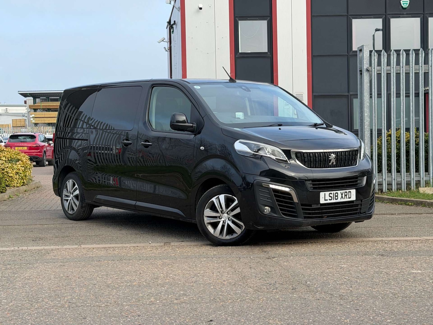 Used Peugeot Traveller 2018 for sale - 78011085: Photo 13