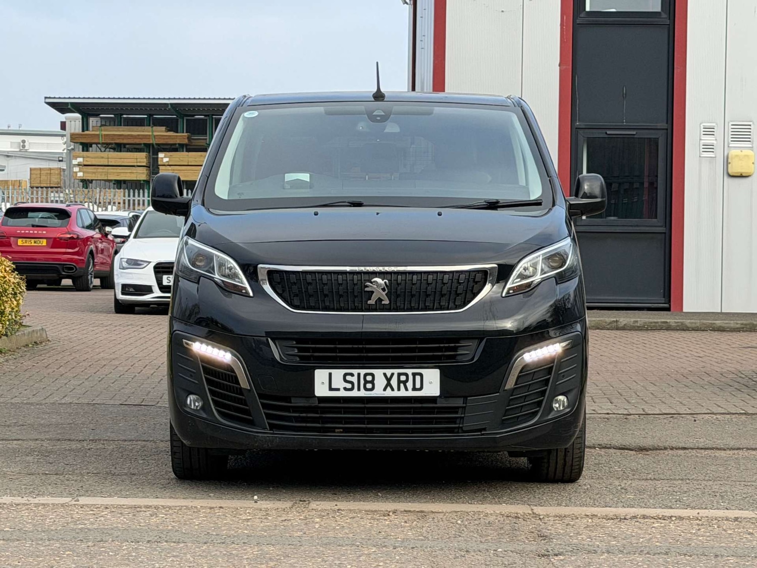 Used Peugeot Traveller 2018 for sale - 78011085: Photo 14