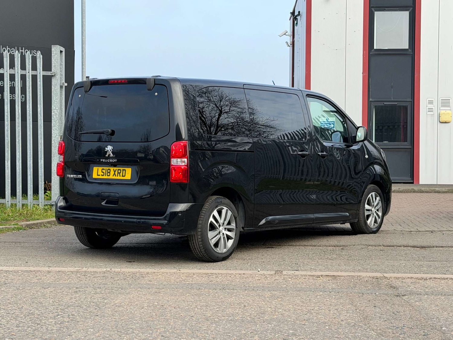 Used Peugeot Traveller 2018 for sale - 78011085: Photo 17