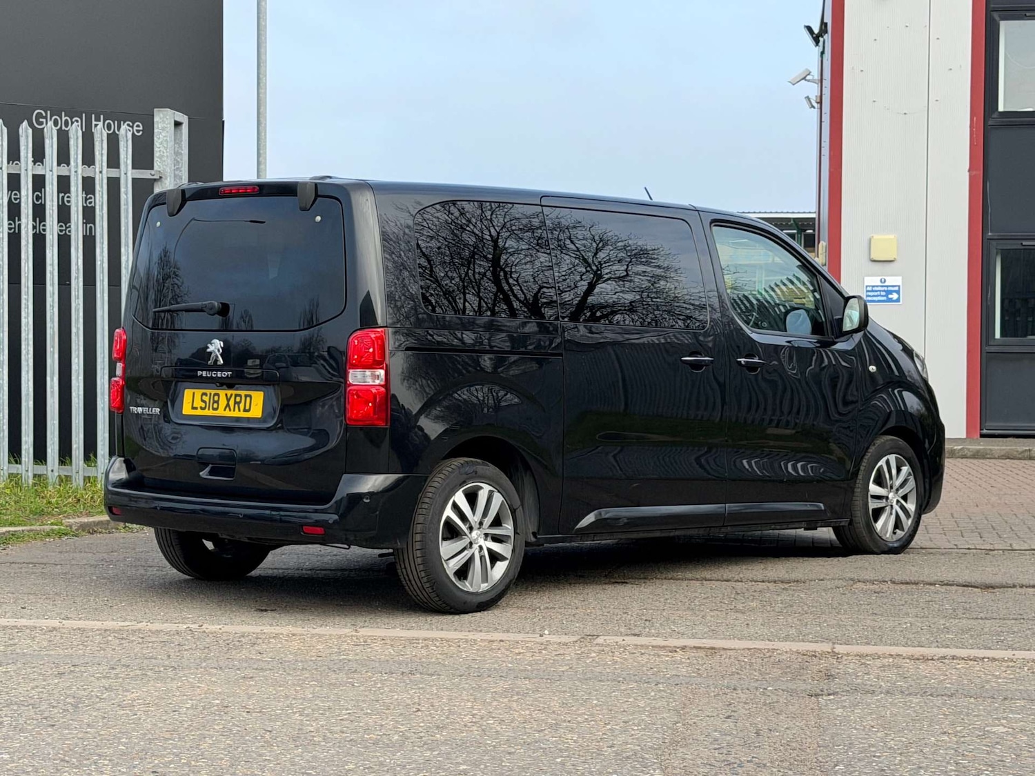 Used Peugeot Traveller 2018 for sale - 78011085: Photo 18