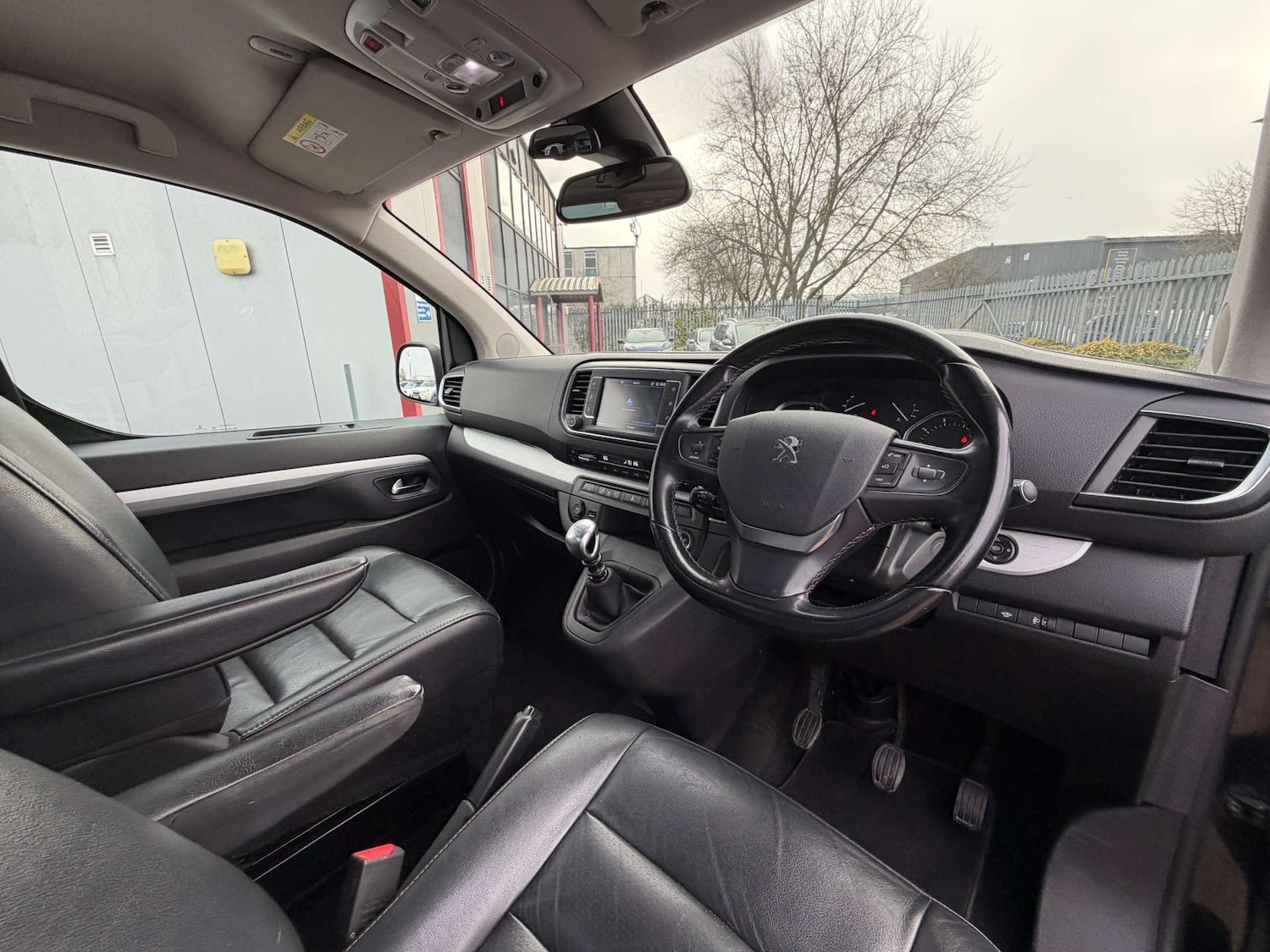 Used Peugeot Traveller 2018 for sale - 78011085: Photo 27