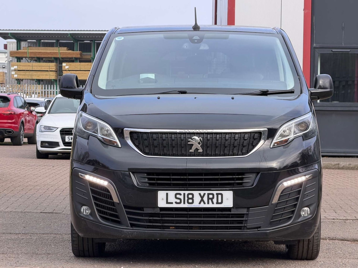Used Peugeot Traveller 2018 for sale - 78011085: Photo 4