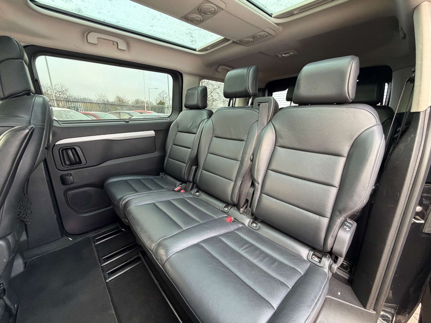 Used Peugeot Traveller 2018 for sale - 78011085: Photo 40