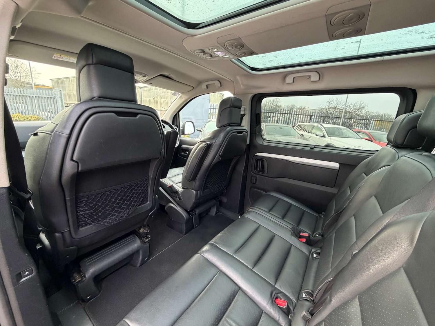 Used Peugeot Traveller 2018 for sale - 78011085: Photo 42