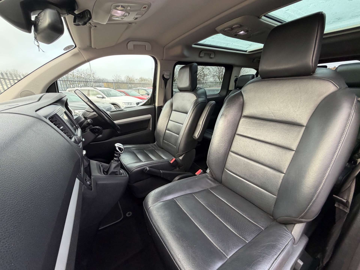 Used Peugeot Traveller 2018 for sale - 78011085: Photo 43