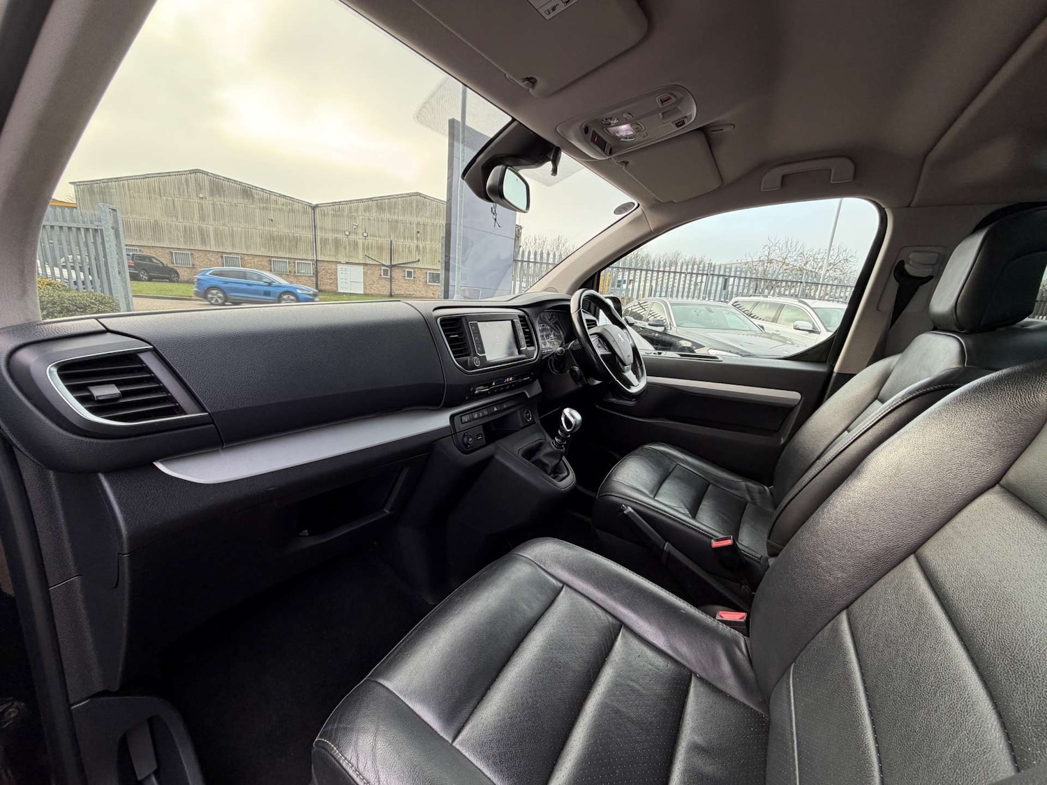 Used Peugeot Traveller 2018 for sale - 78011085: Photo 47