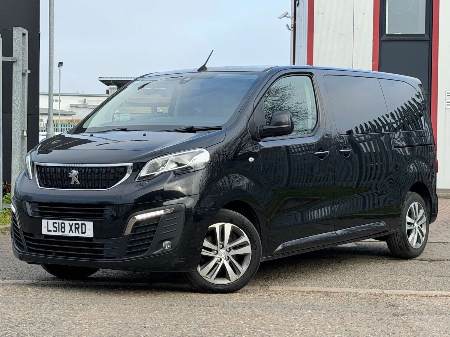 Used Peugeot Traveller 2018 for sale - 78011085: Photo 5