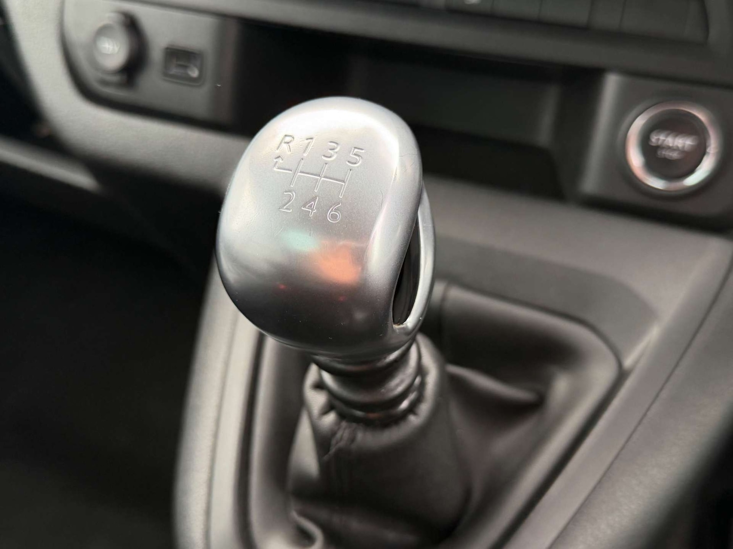 Used Peugeot Traveller 2018 for sale - 78011085: Photo 52