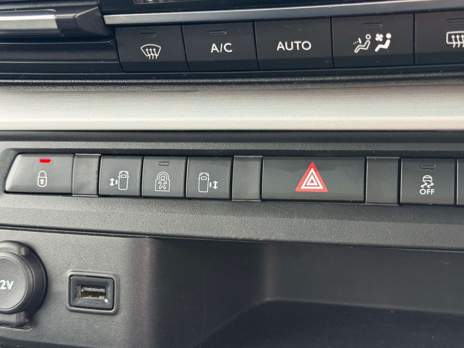 Used Peugeot Traveller 2018 for sale - 78011085: Photo 55