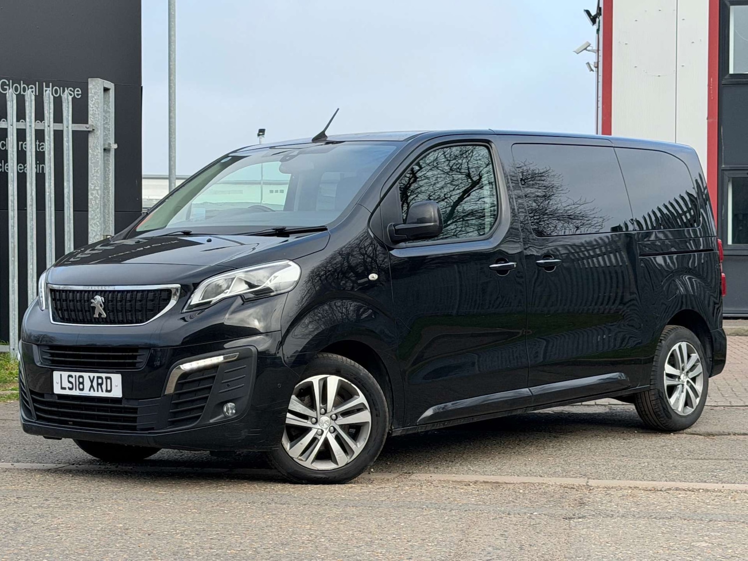 Used Peugeot Traveller 2018 for sale - 78011085: Photo 6