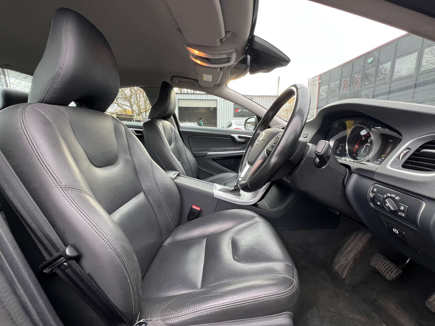 Used Volvo S60 2017 for sale - 76493609: Photo 31