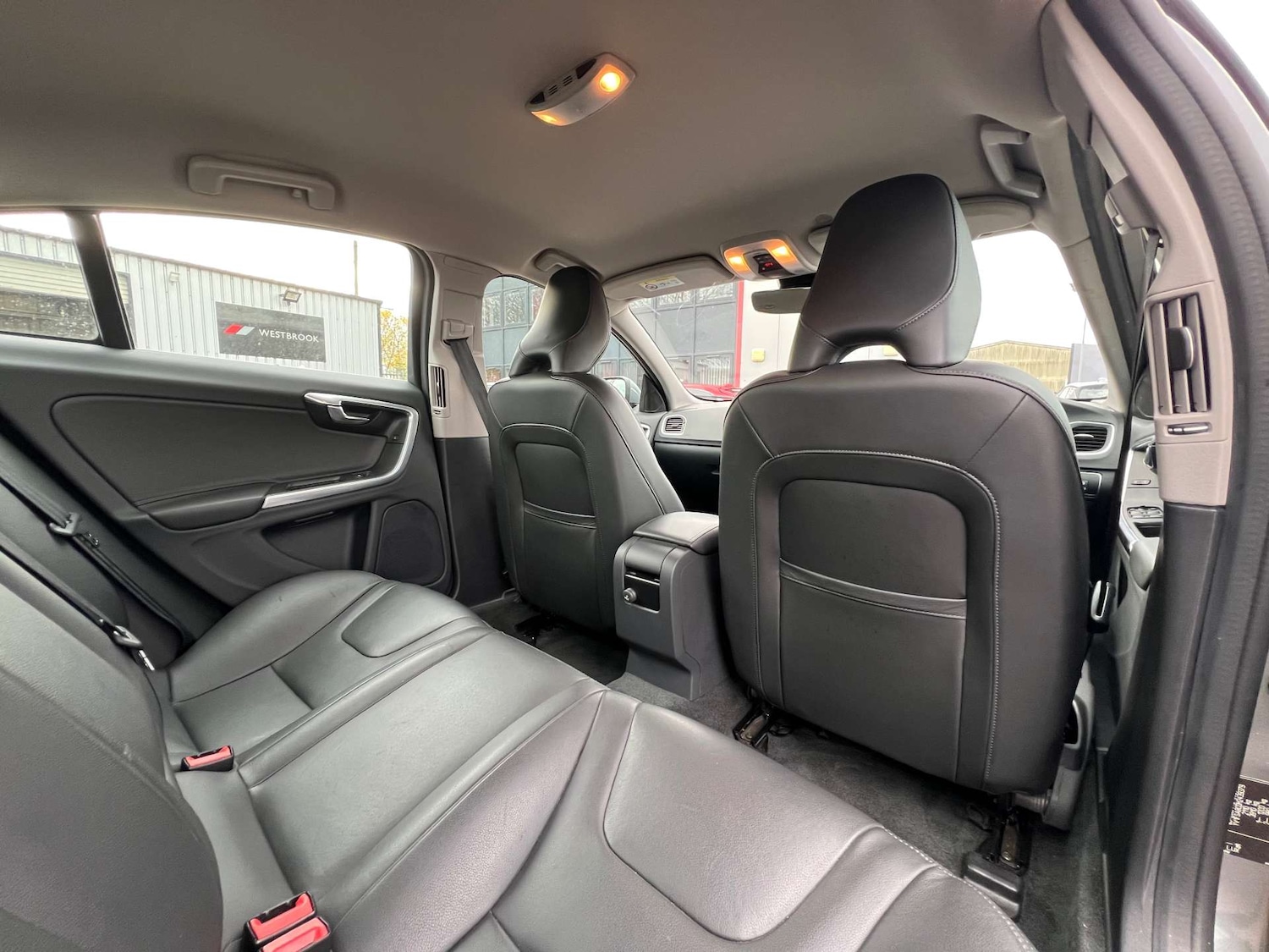 Used Volvo S60 2017 for sale - 76493609: Photo 37