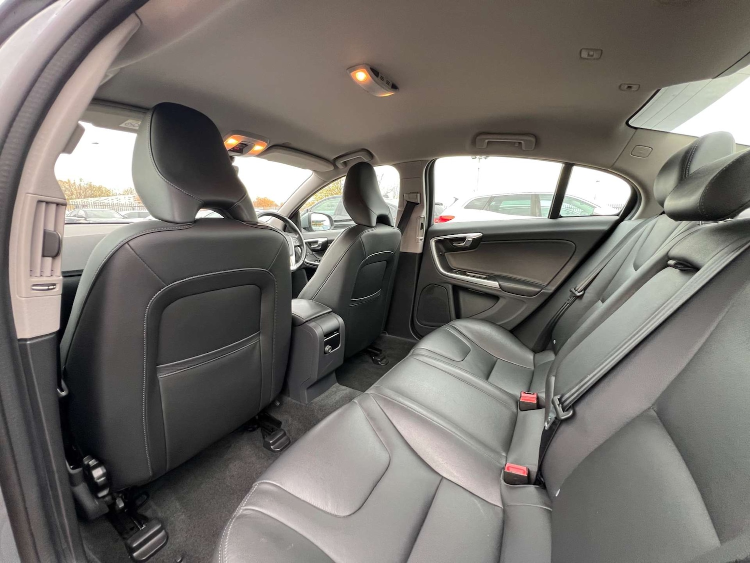 Used Volvo S60 2017 for sale - 76493609: Photo 40