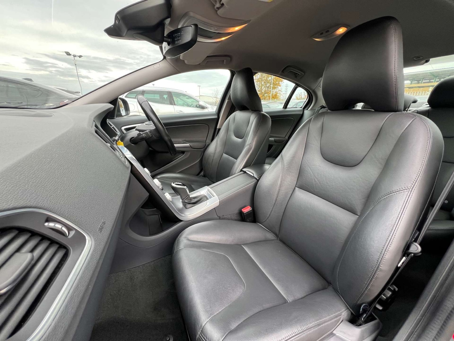 Used Volvo S60 2017 for sale - 76493609: Photo 41