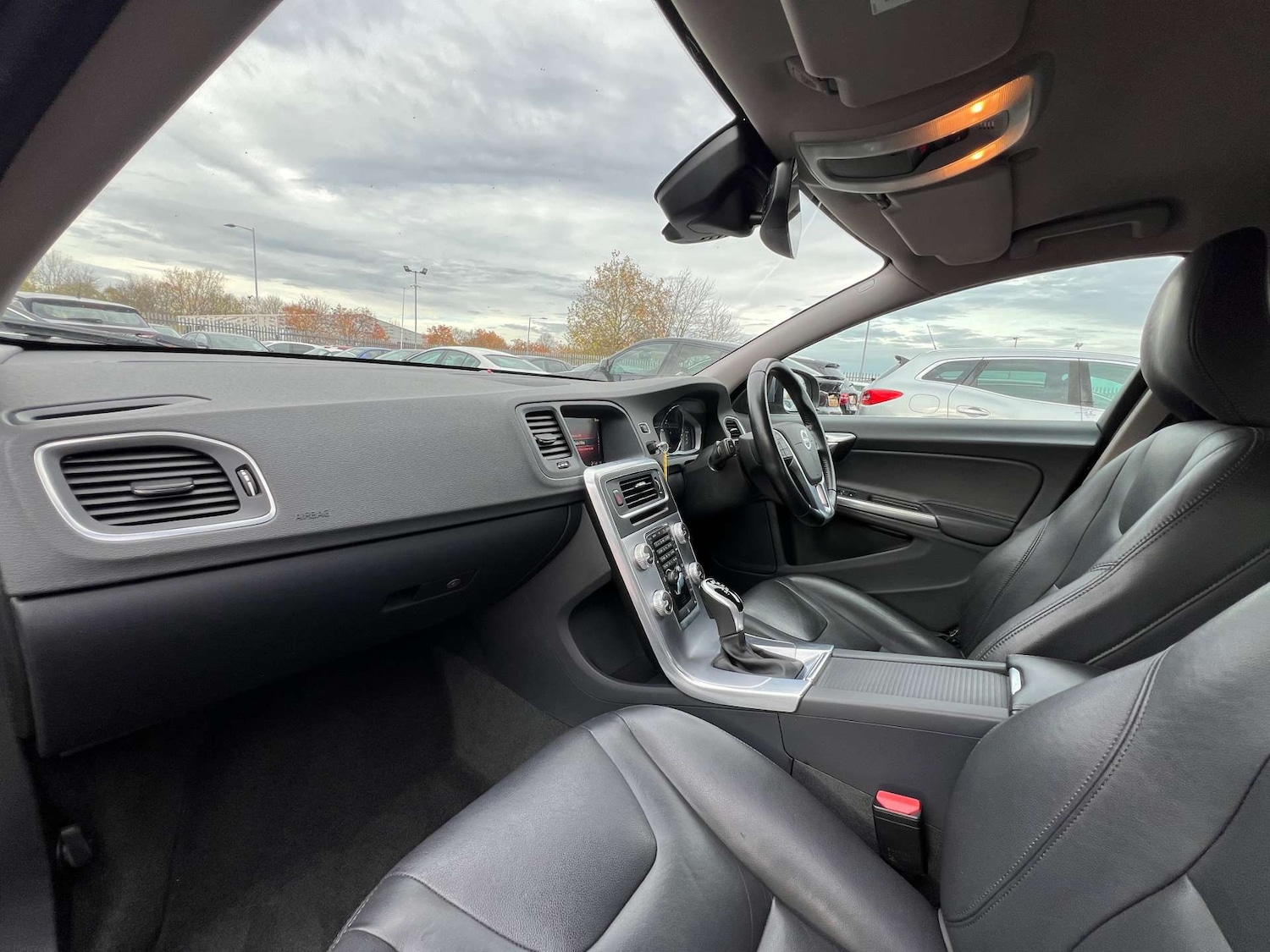 Used Volvo S60 2017 for sale - 76493609: Photo 43