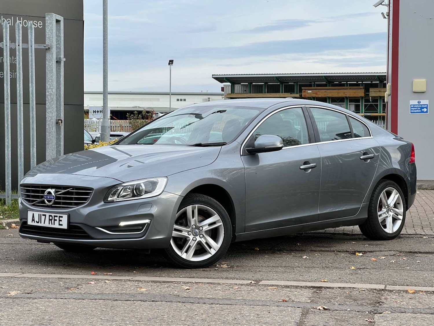 Used Volvo S60 2017 for sale - 76493609: Photo 6