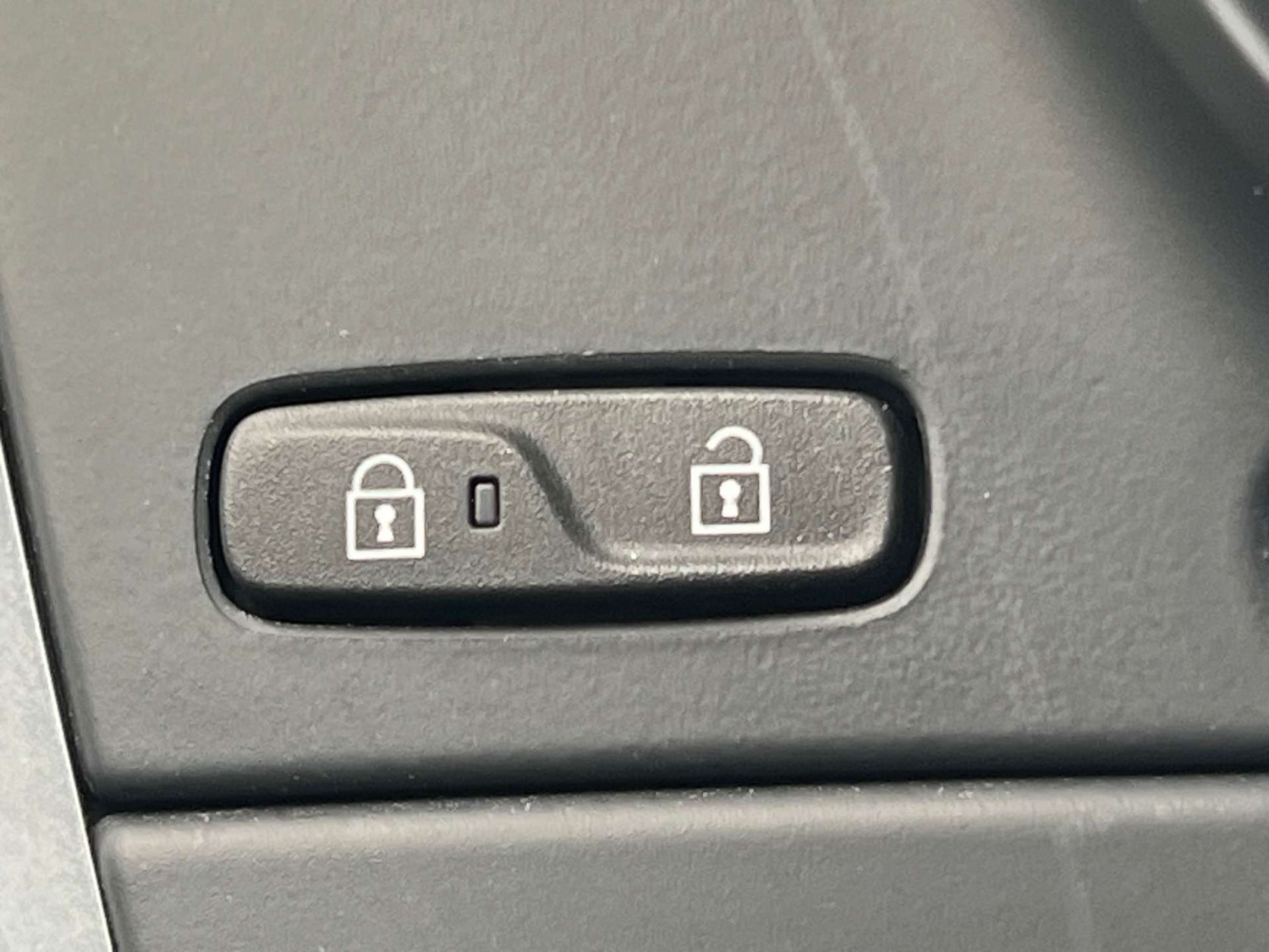 Used Volvo S60 2017 for sale - 76493609: Photo 73