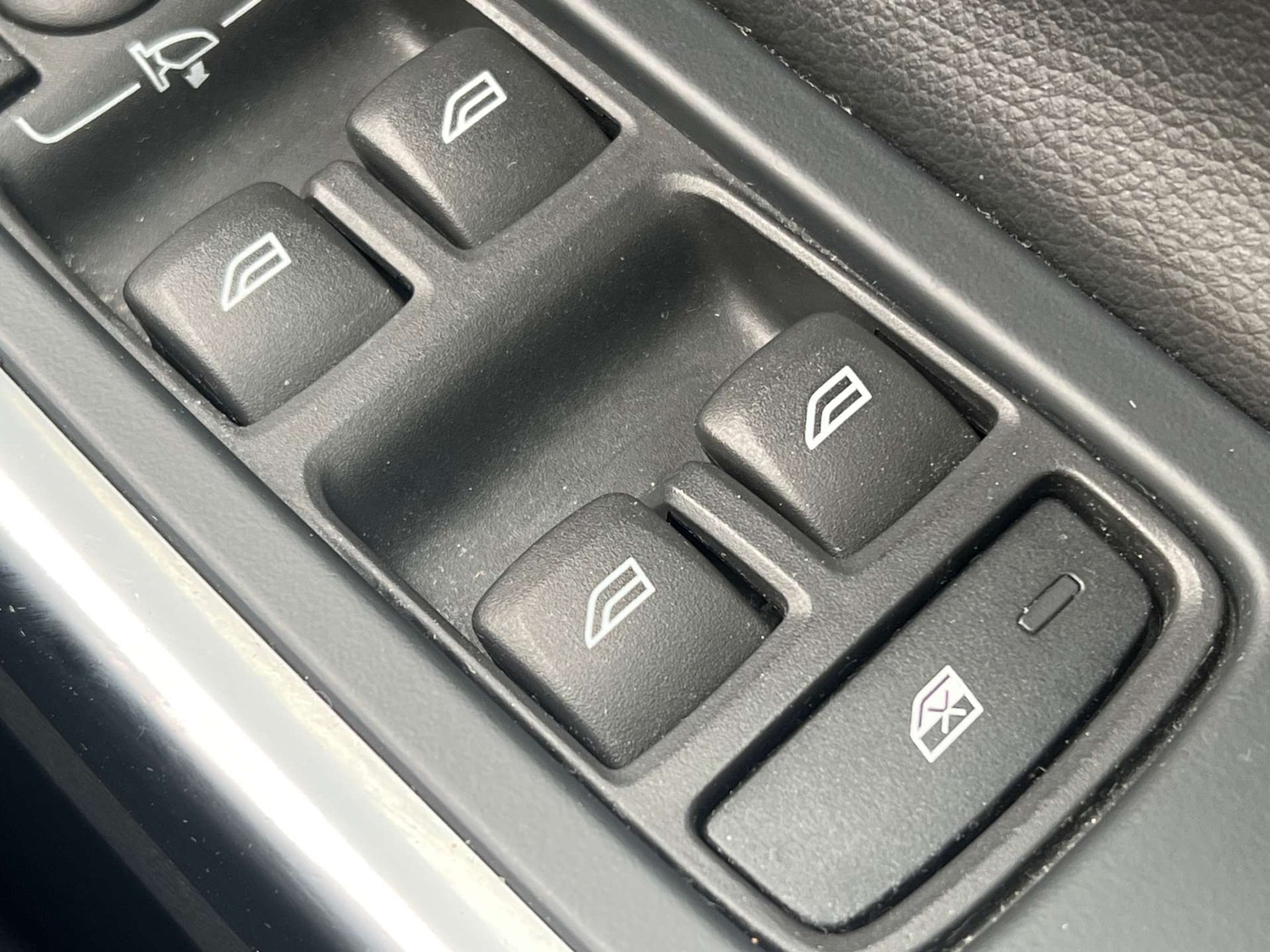 Used Volvo S60 2017 for sale - 76493609: Photo 77