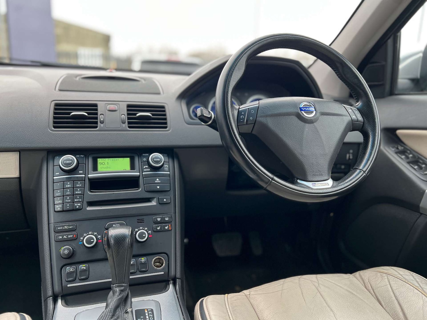 Used Volvo XC90 2011 for sale - 77088721: Photo 25