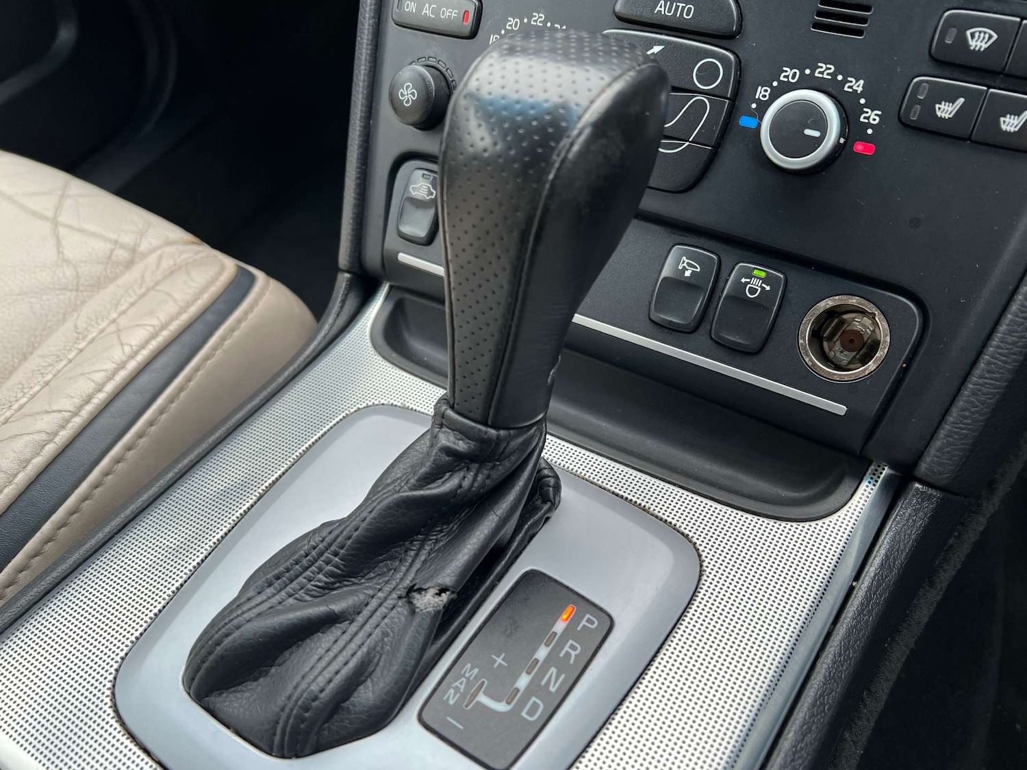 Used Volvo XC90 2011 for sale - 77088721: Photo 47