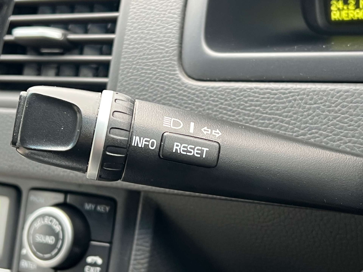 Used Volvo XC90 2011 for sale - 77088721: Photo 55