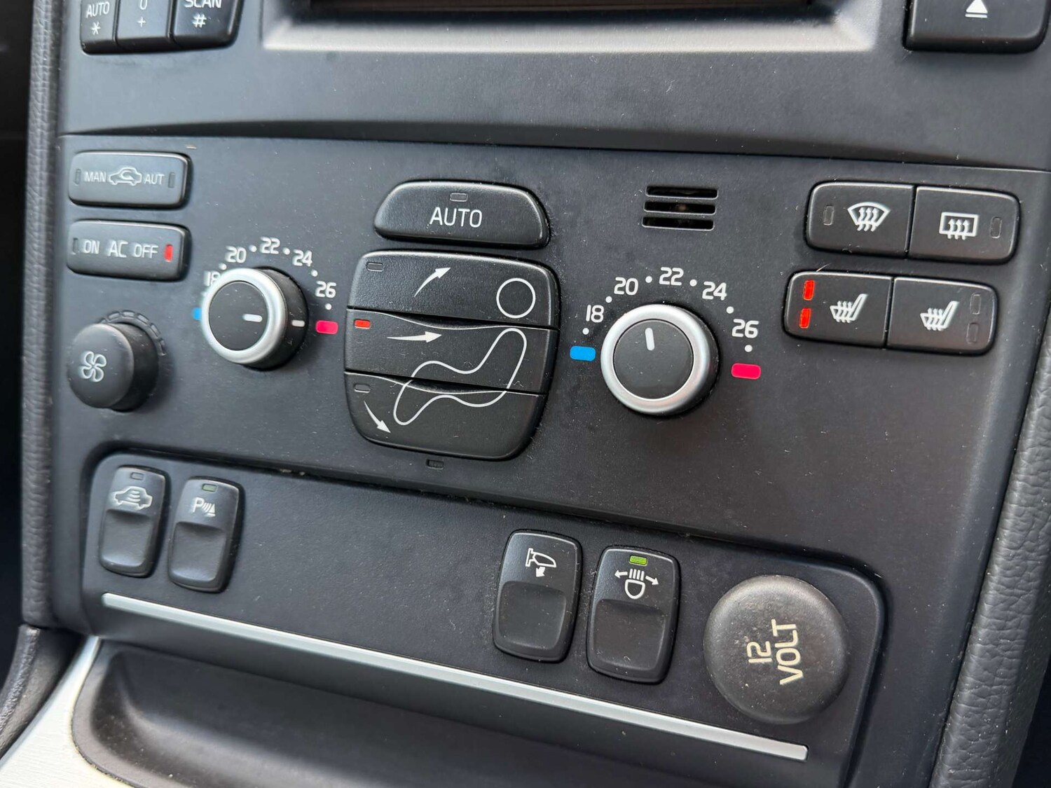 Used Volvo XC90 2011 for sale - 77476432: Photo 50