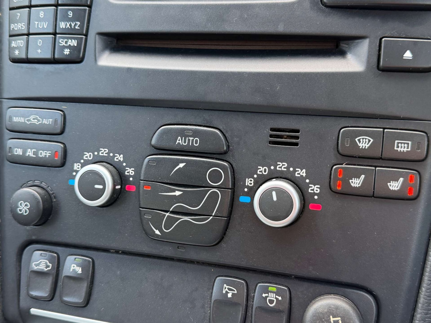 Used Volvo XC90 2011 for sale - 77476432: Photo 54