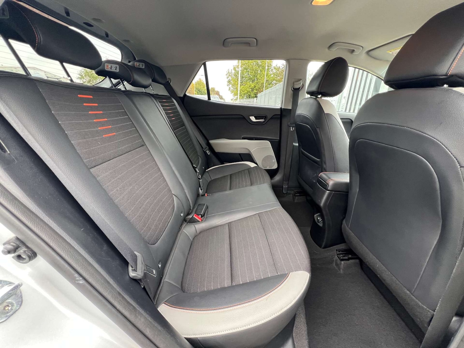 Used Kia Stonic 2018 for sale - 76009000: Photo 35