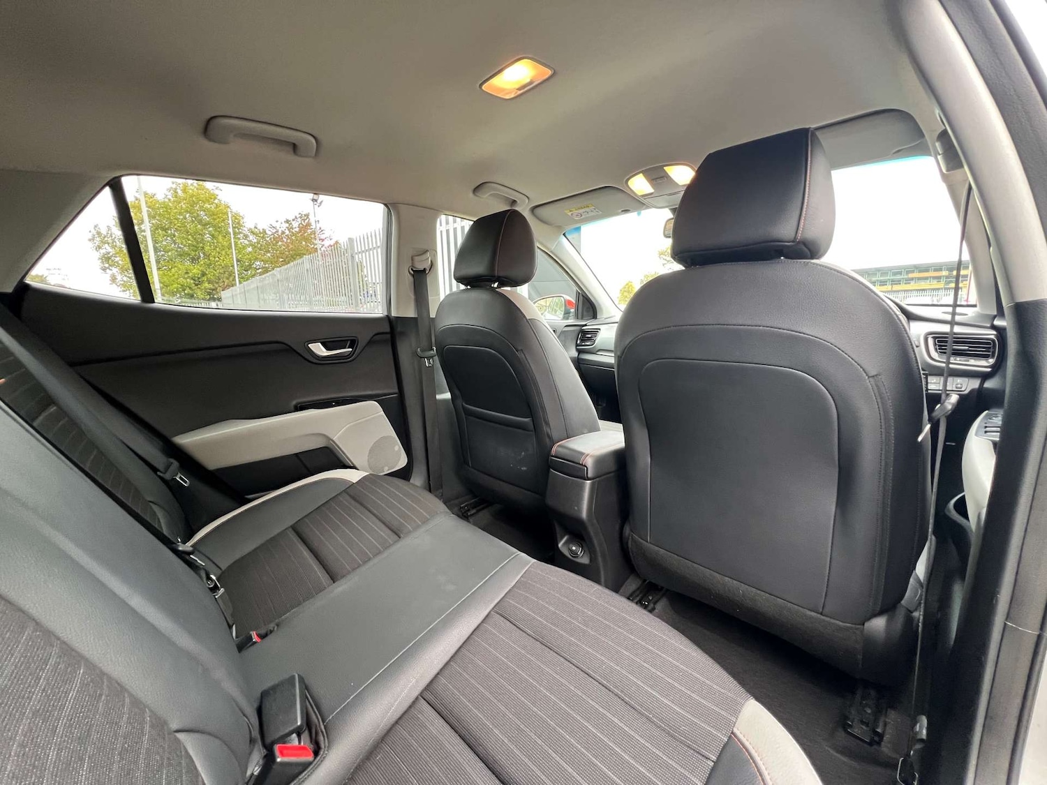 Used Kia Stonic 2018 for sale - 76009000: Photo 36