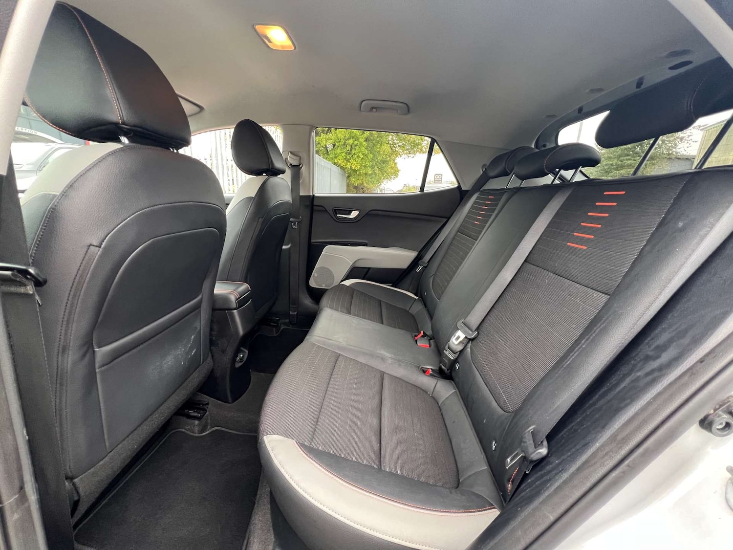 Used Kia Stonic 2018 for sale - 76009000: Photo 38