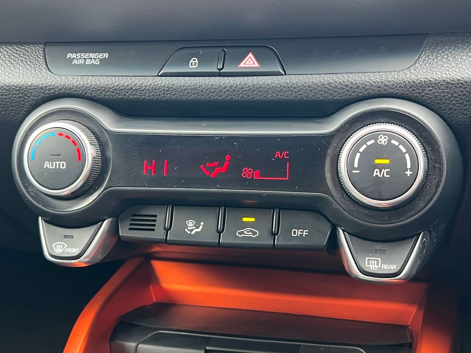 Used Kia Stonic 2018 for sale - 76009000: Photo 51