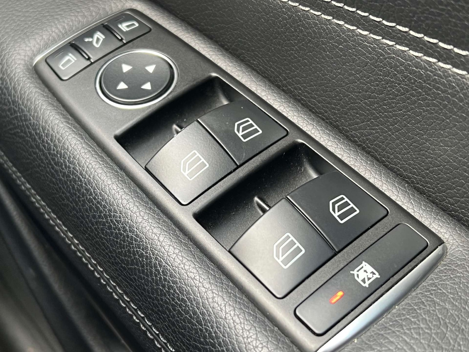 Used Mercedes-Benz E Class 2015 for sale - 77662814: Photo 65