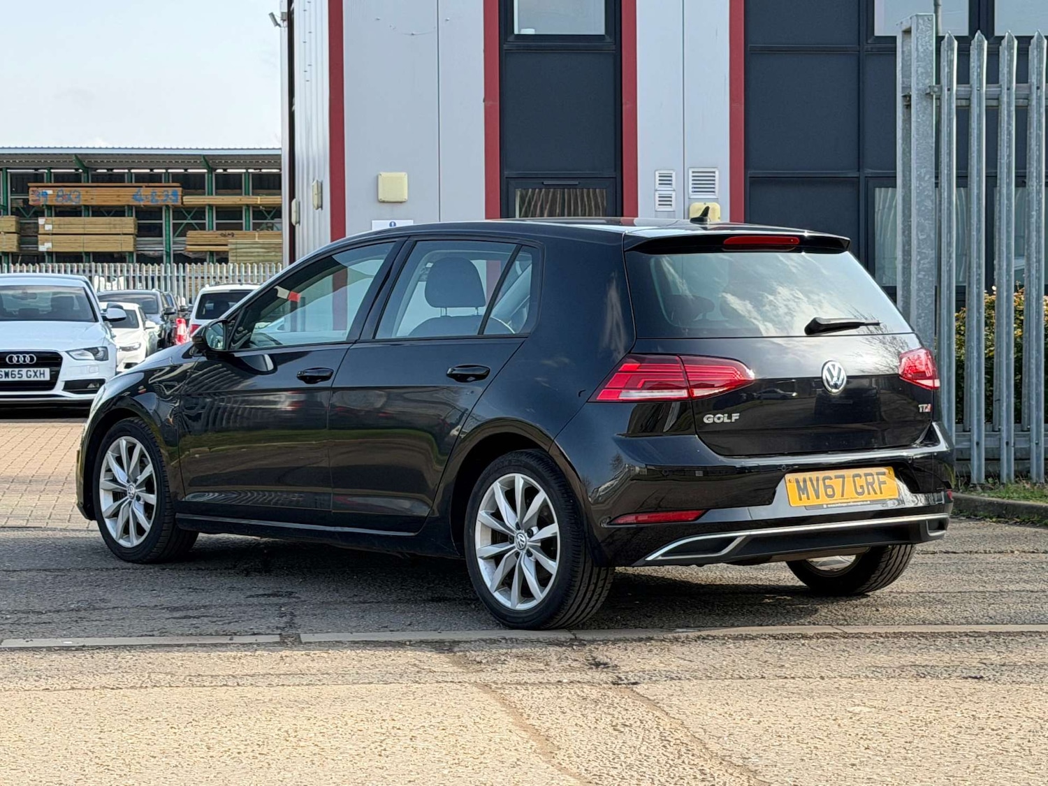 Used Volkswagen Golf 2017 for sale - 77662829: Photo 21