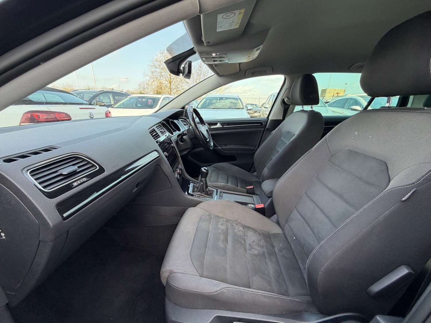 Used Volkswagen Golf 2017 for sale - 77662829: Photo 39