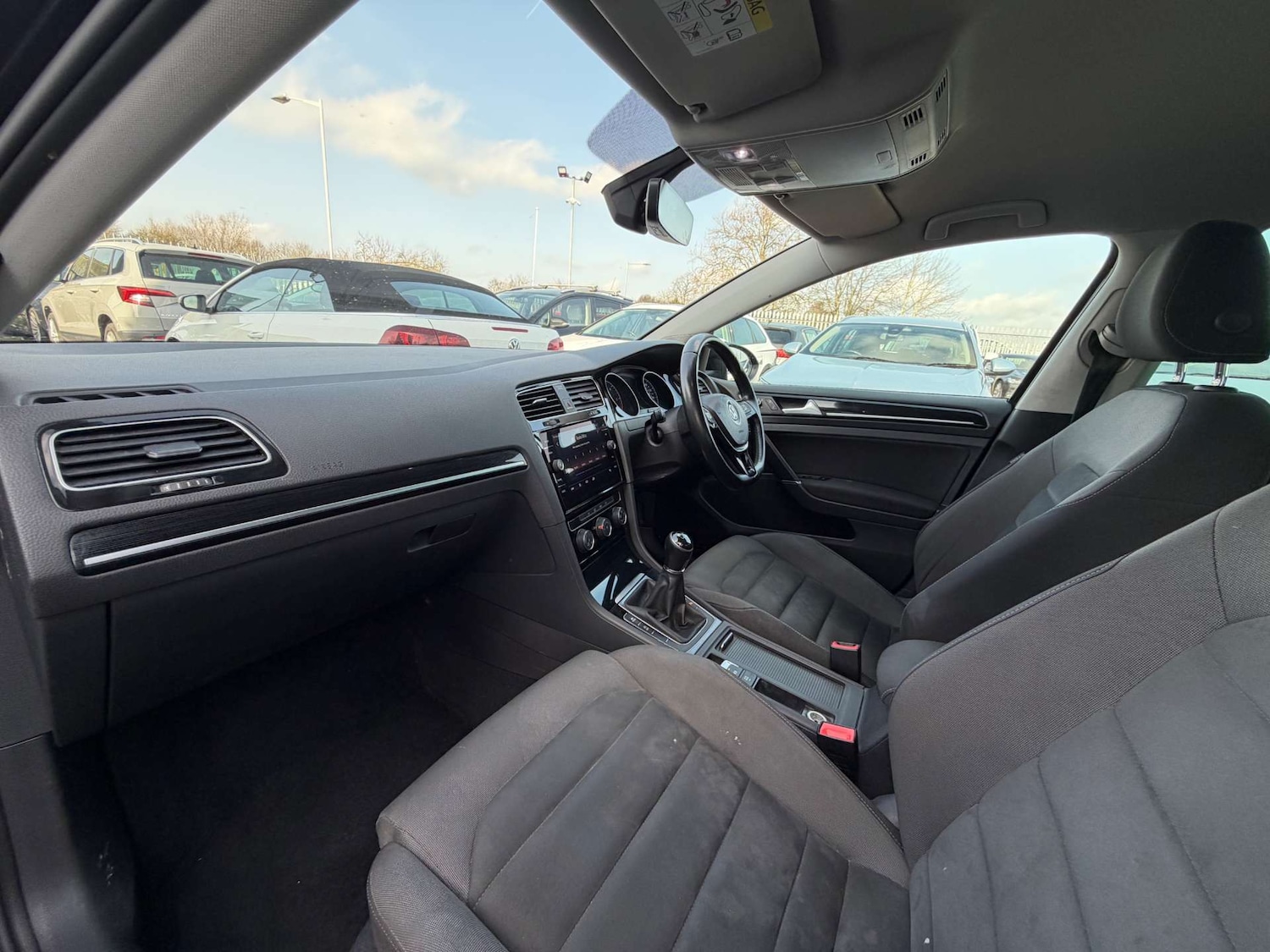 Used Volkswagen Golf 2017 for sale - 77662829: Photo 40