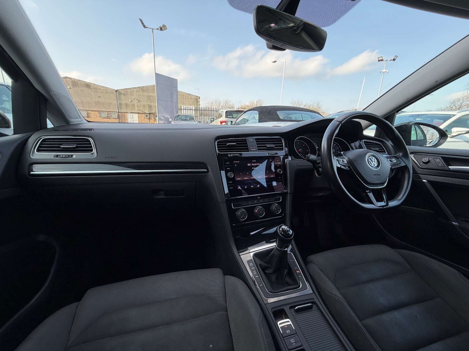 Used Volkswagen Golf 2017 for sale - 77662829: Photo 42