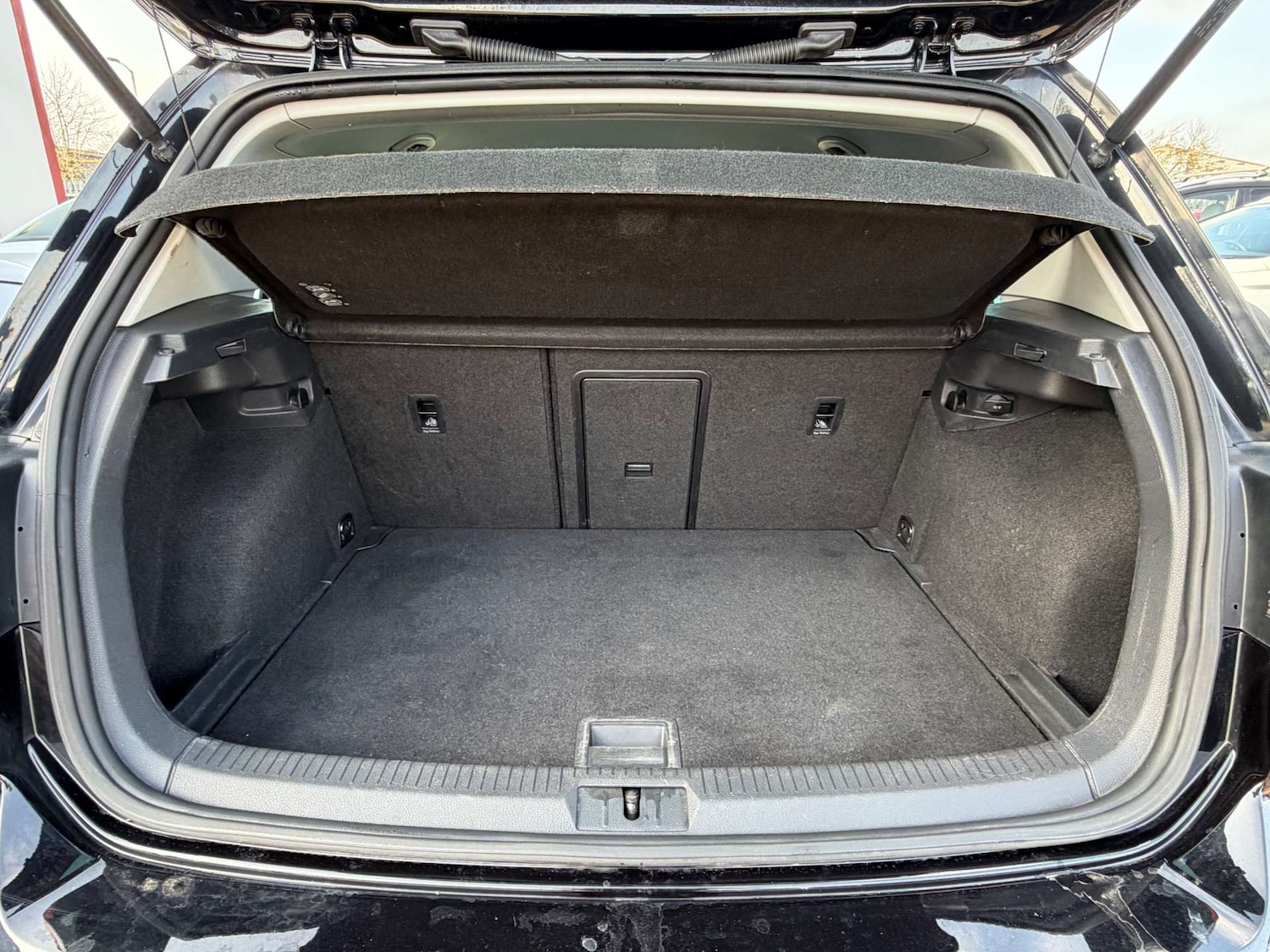 Used Volkswagen Golf 2017 for sale - 77662829: Photo 72