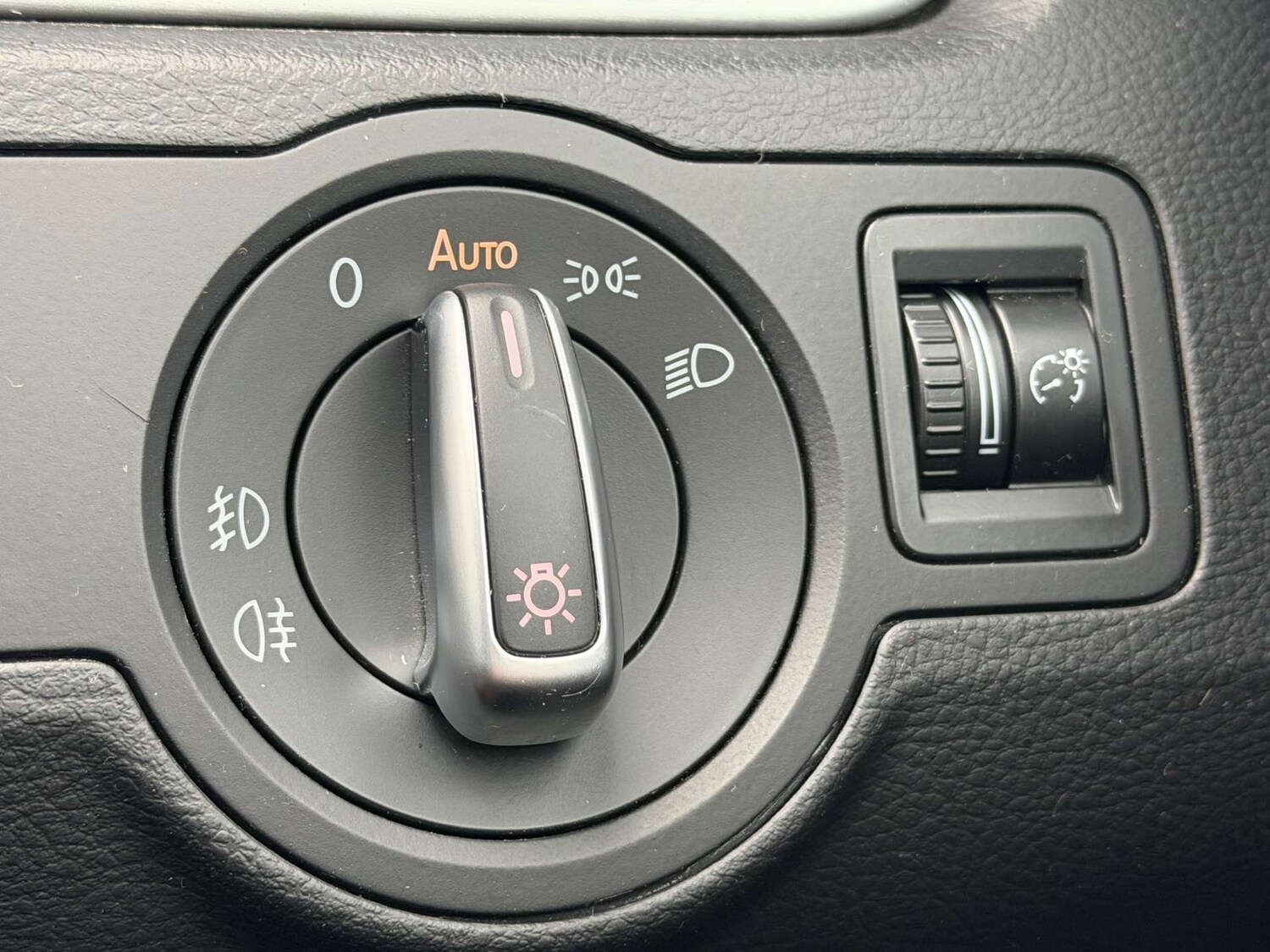 Used Volkswagen CC 2015 for sale - 78152431: Photo 69