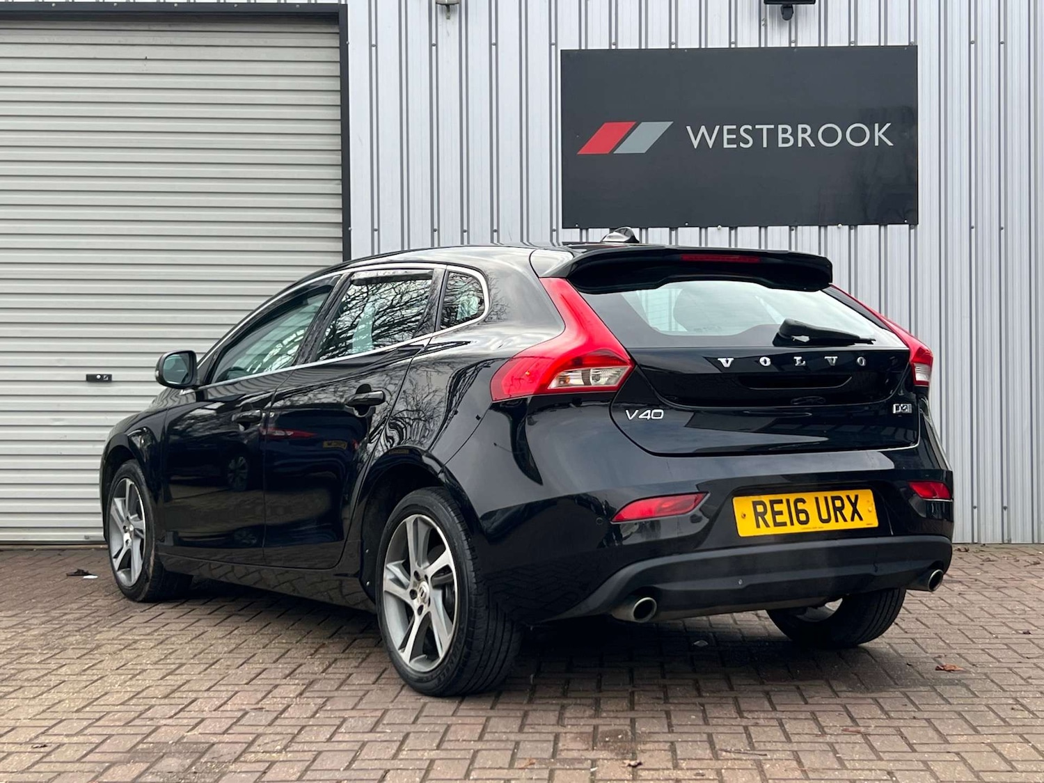 Used Volvo V40 2016 for sale - 76601793: Photo 10