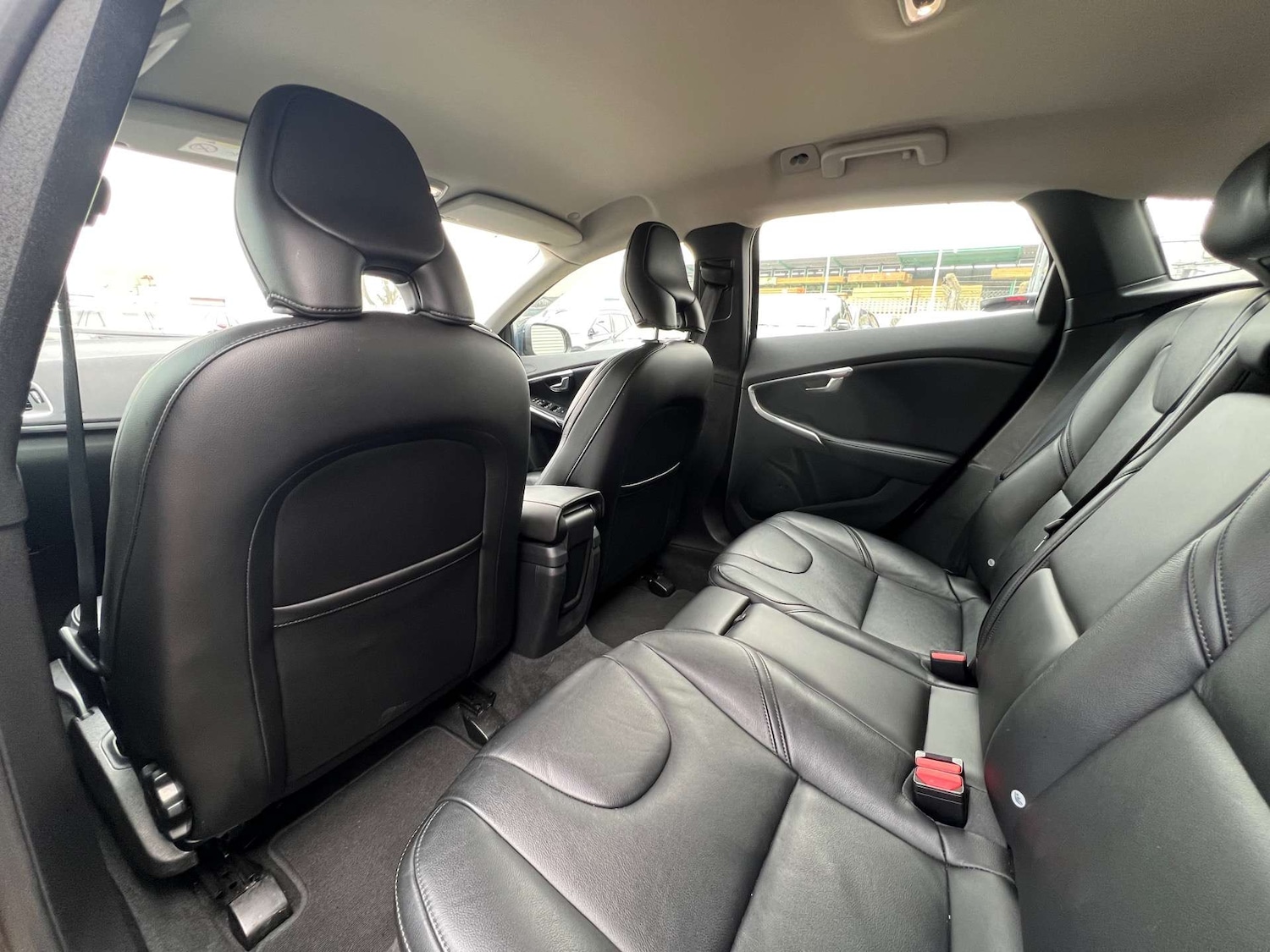 Used Volvo V40 2016 for sale - 76601793: Photo 28