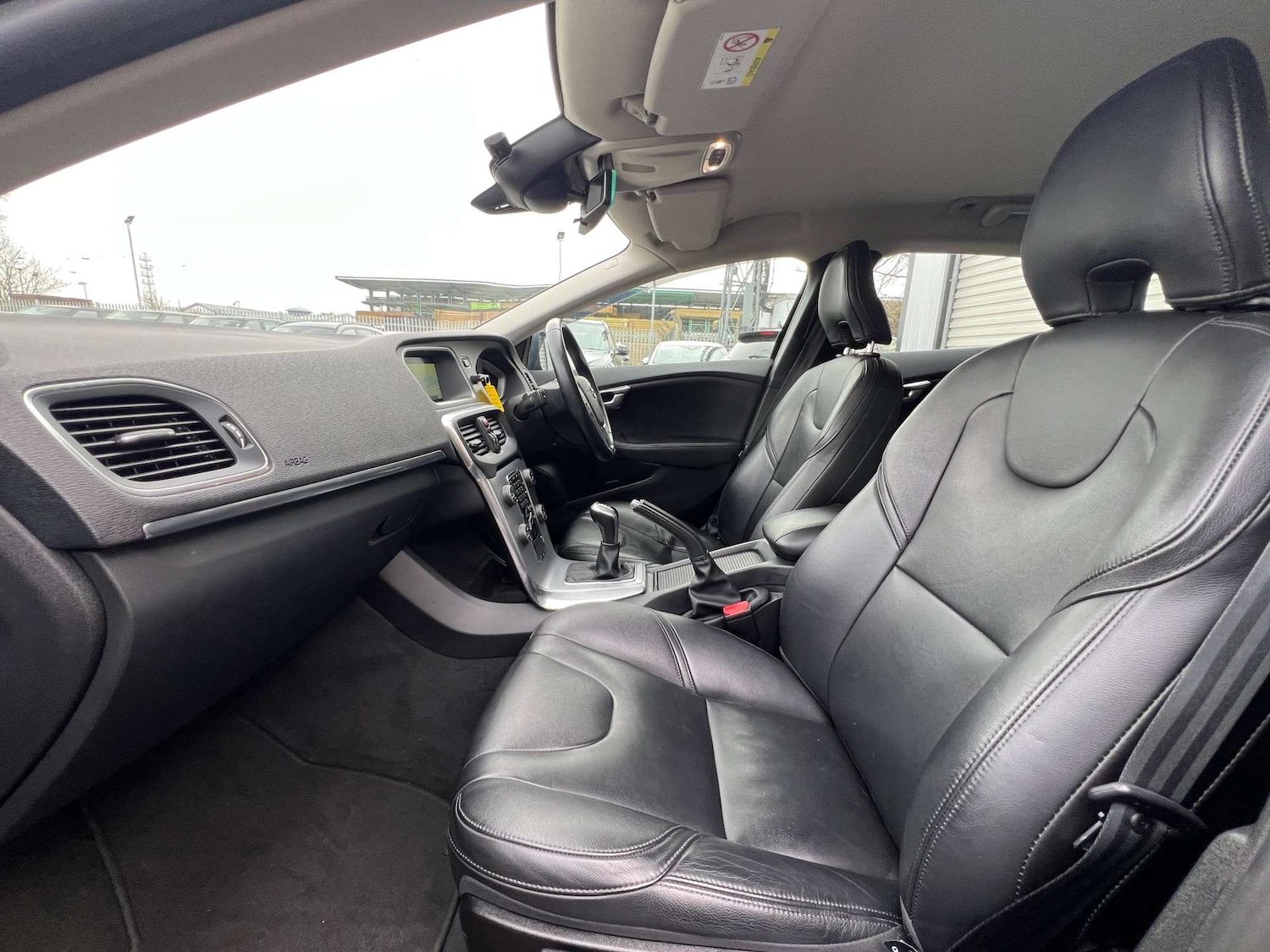 Used Volvo V40 2016 for sale - 76601793: Photo 30