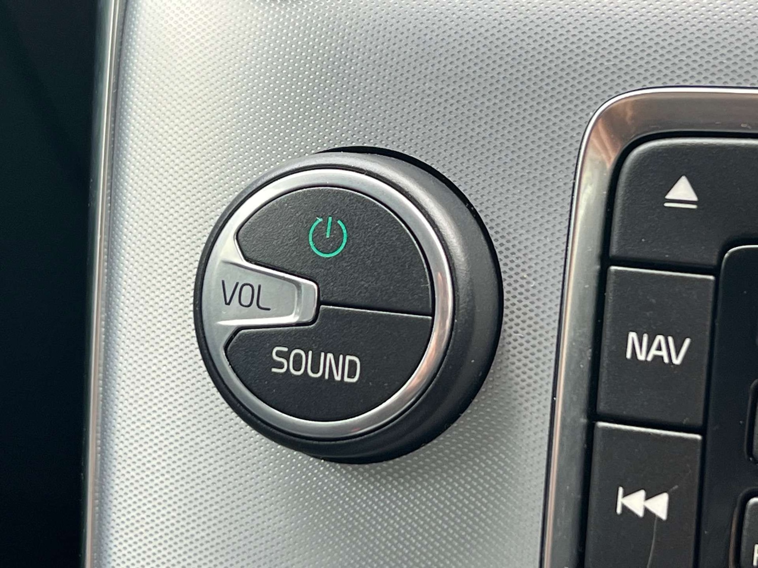 Used Volvo V40 2016 for sale - 76601793: Photo 40