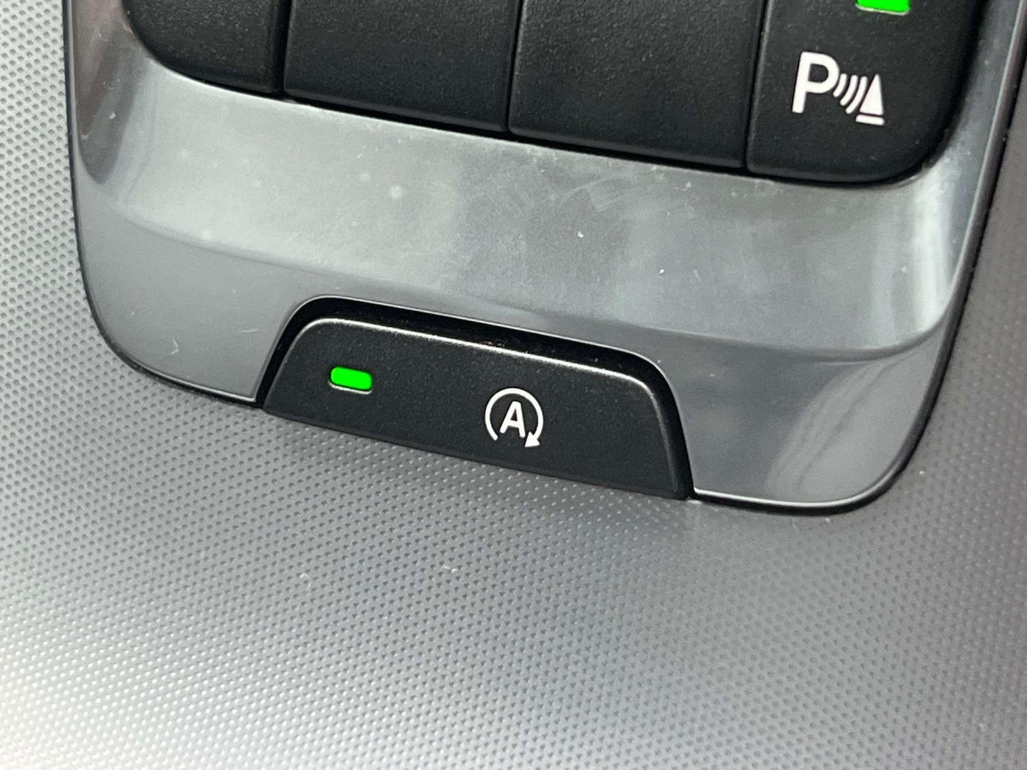 Used Volvo V40 2016 for sale - 76601793: Photo 41