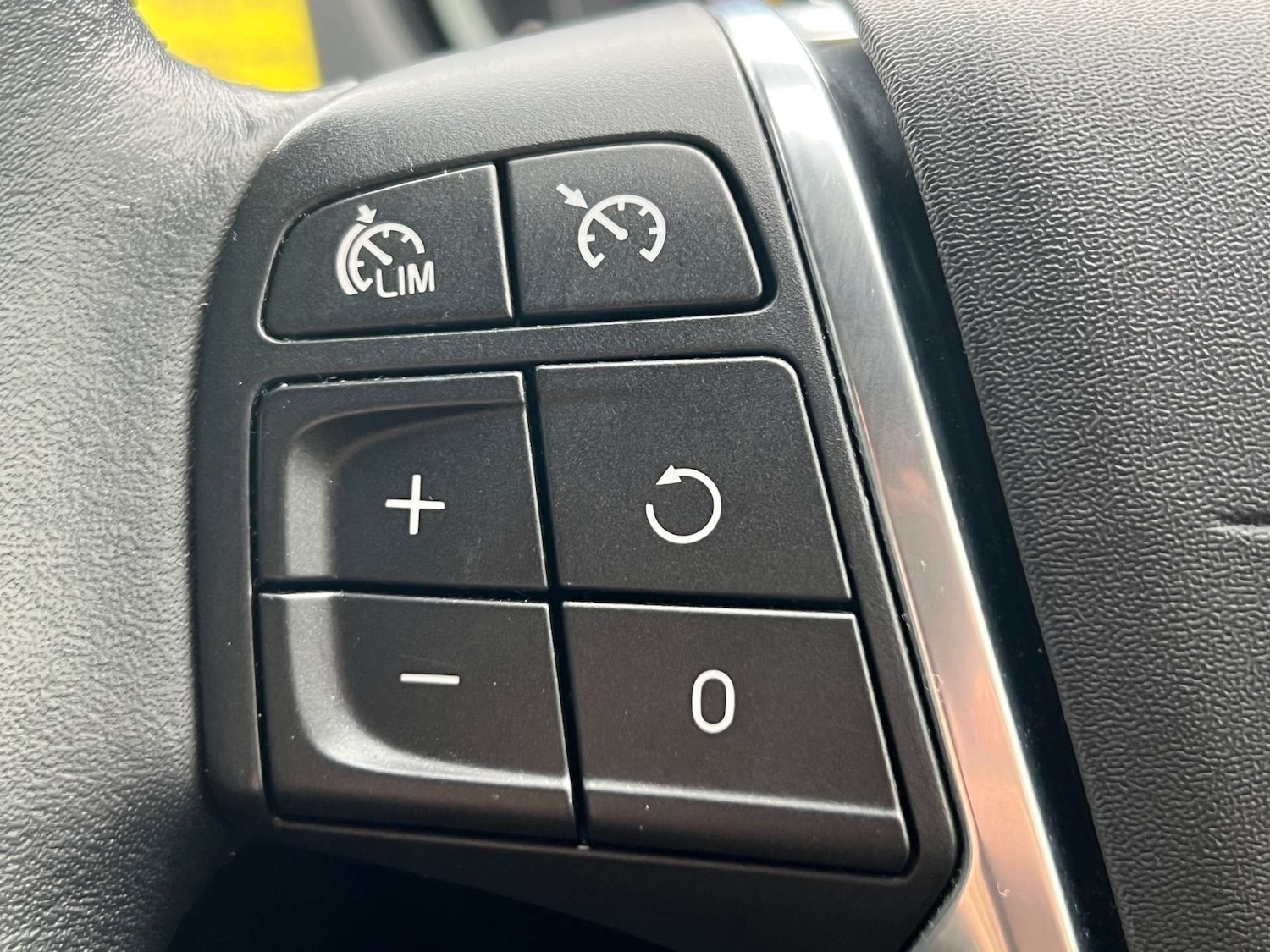 Used Volvo V40 2016 for sale - 76601793: Photo 53